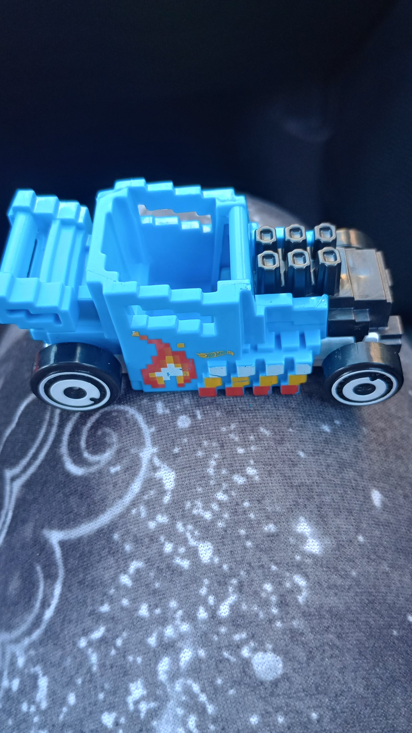 Pixel shakers