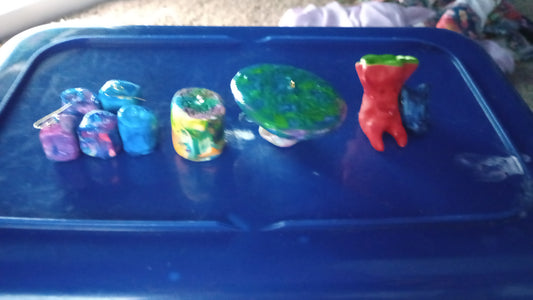 Mixed  clay items